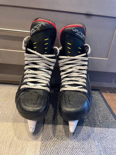 Senior Bauer Wide Width Size 6 Vapor Hyperlite Hockey Skates With Upgraded Blades!