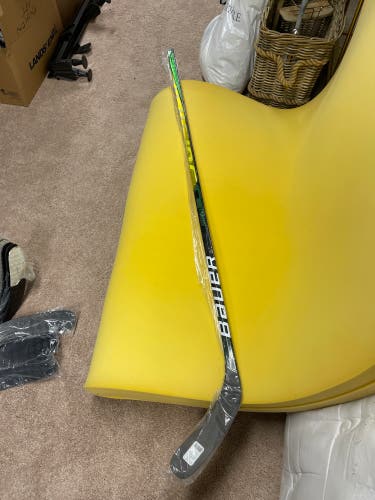 New Right Handed Supreme UltraSonic Hockey Stick