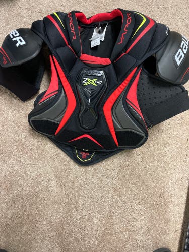 New Large Bauer Vapor 2X Shoulder Pads