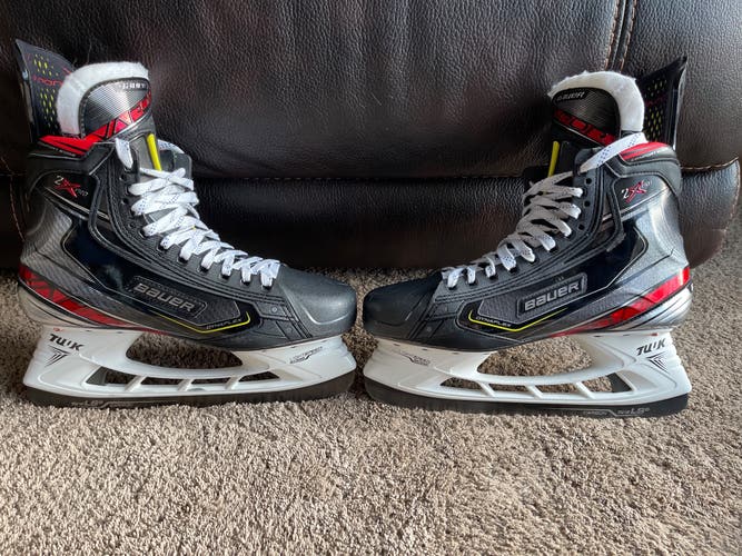 Used Bauer Regular Width  Size 10.5 Vapor 2X Pro Hockey Skates