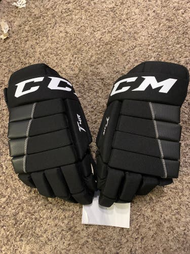New CCM Tacks 4 Roll Gloves 15"