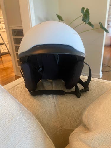 Women's Small Oakley MOD3 Helmet