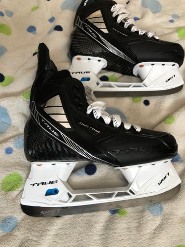 JOHNNY GAUDREAU PRO STOCK SKATES SIZE 6.5