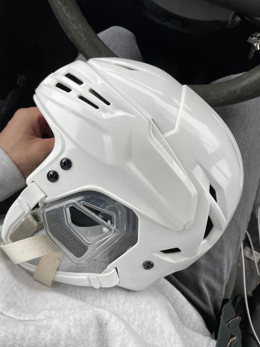 New Small Bauer  Re-Akt 95 Helmet