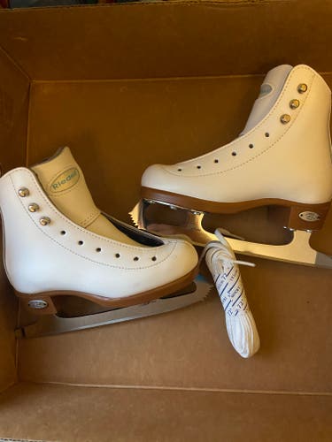 NEW- Riedell Figure Skates & Blade Gardes
