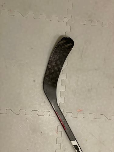 Senior Right Handed Toe Pattern Pro Stock JetSpeed Hockey Stick