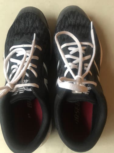 Black Men's Size 11.5 (Women's 12.5) New Balance Shoes