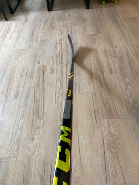 Senior Right Handed Mid Pattern Pro Stock Super Tacks AS4 Pro Hockey Stick