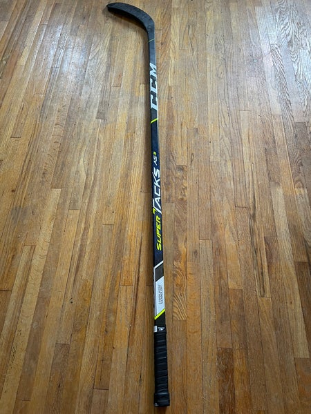 Senior Right Handed Mid Pattern Super Tacks AS3 Hockey Stick