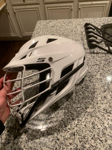 Player's Cascade S Helmet