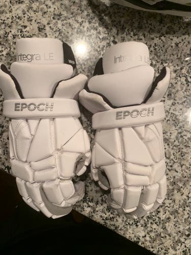 New Player's Epoch 14" Integra LE Lacrosse Gloves