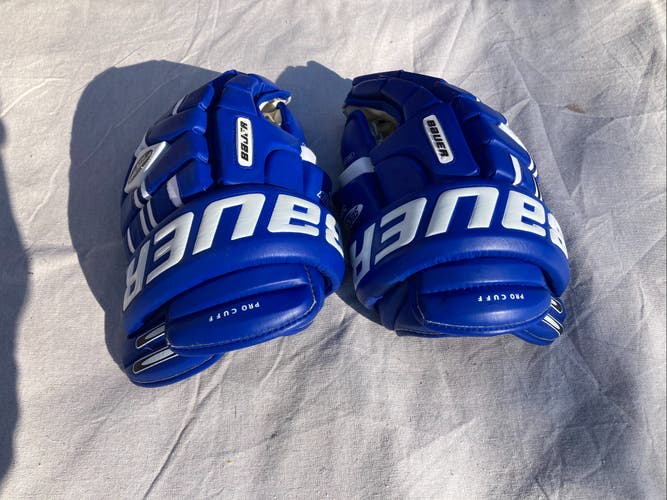 Used Bauer Supreme 3000 Gloves 15"
