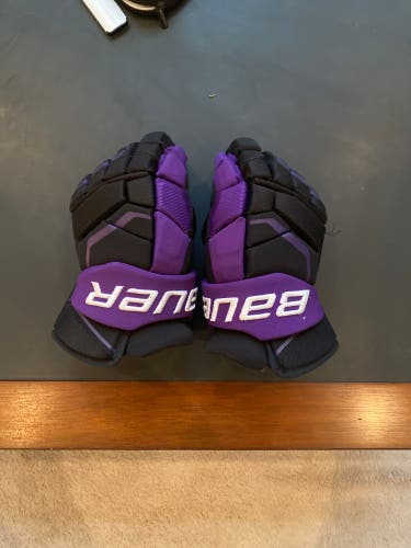 Bauer 14" Pro Stock Supreme 2S Pro Gloves