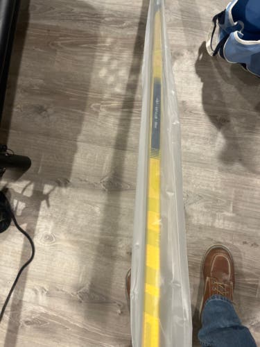 Senior Right Handed Supreme UltraSonic Hockey Stick