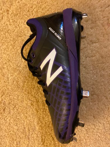 Black / Purple Youth Men's New Size 7.0 Wide 4040v5