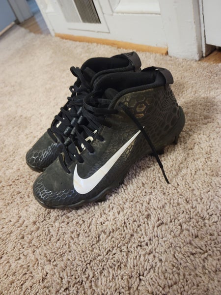 Youth 4.5 sized Nike Cleats not adult sized