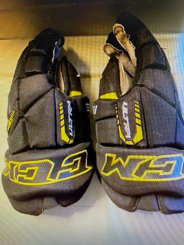 CCM ultra tacks hockey gloves