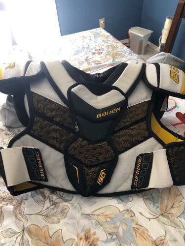 Senior Small Bauer Supreme 190 Shoulder Pads
