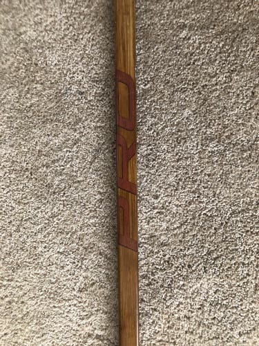 Limited edition PRO wood grain stick. Right handed 70 flex Kovalchuk curve