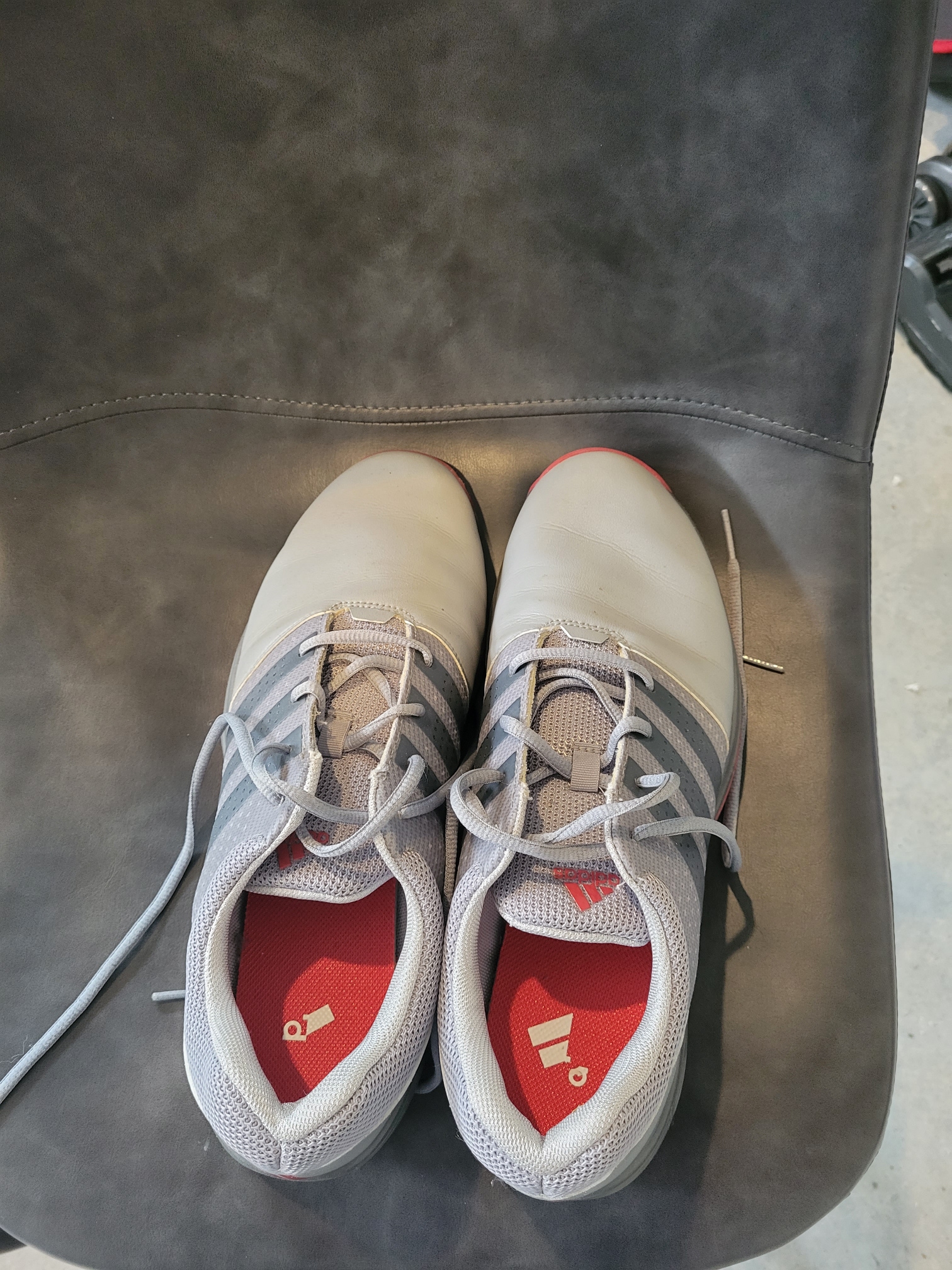 New Men's Size 12.5 (Women's 13.5) Adidas Golf Shoes