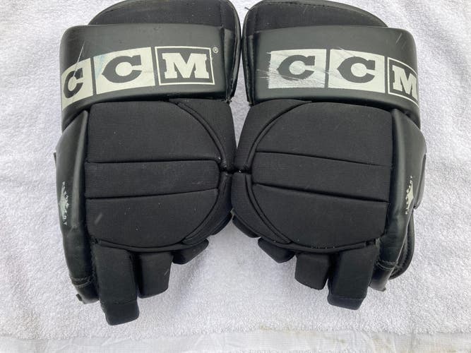 Used CCM HG 120 Gloves 14"