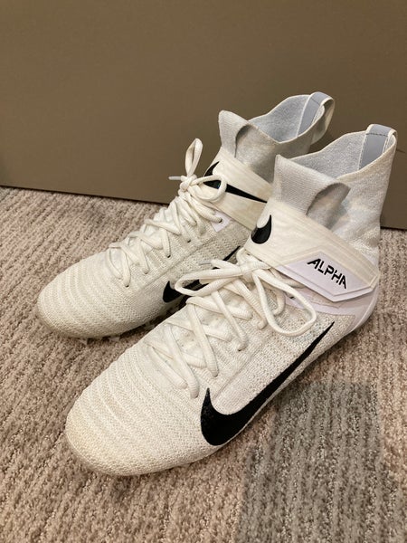 Men's 8.5 Nike Alpha Menace Elite 2 Flyknit Mid Football Cleats White Gray