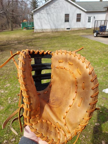 Used Wilson Right Hand Throw First Base A2k 2800 Baseball Glove 12"