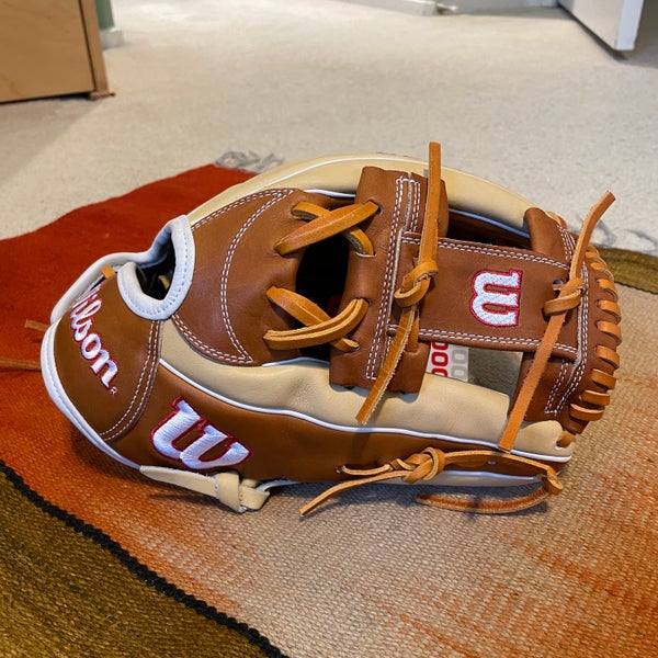 Brand New Wilson A2000 H12 Fastpitch Softball Glove 12"