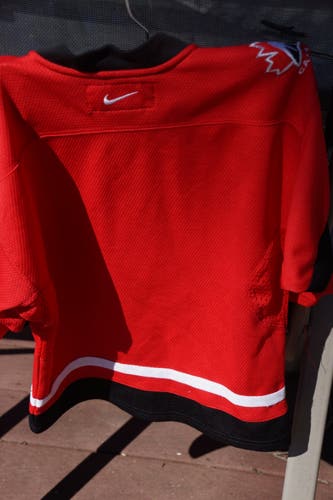 Vintage Red Youth Unisex Used Small Nike Canada Olympic Jersey