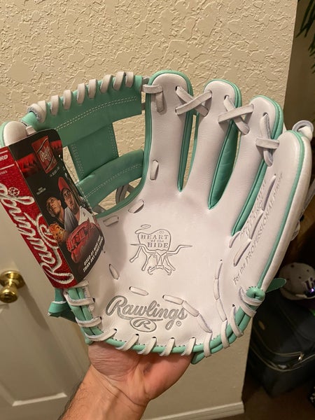 Lot Of Exclusive Rawlings Heart Of The Hides