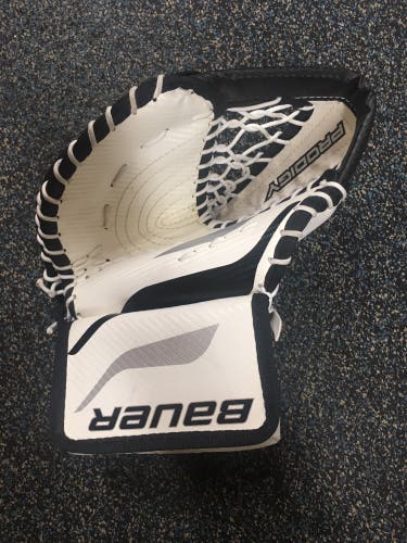 Bauer goal glove