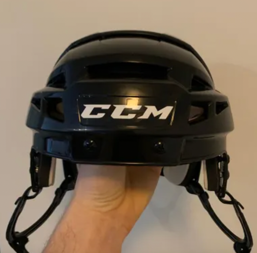 Used Medium CCM Vector V08 Helmet