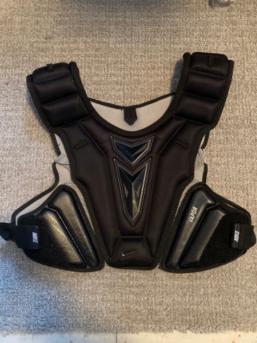 Large Nike Vapor Shoulder Pads