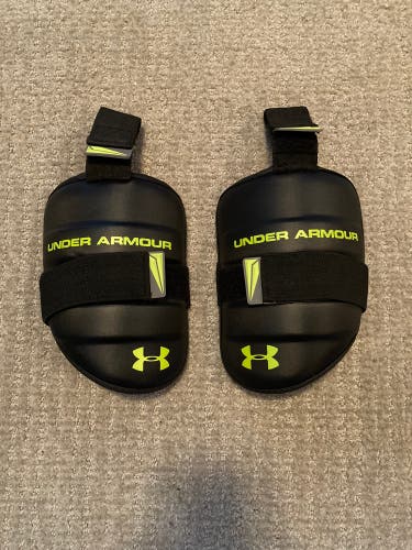 Under Armour Bicep Pad