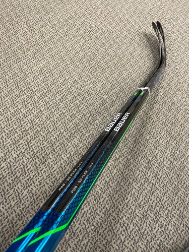 Bauer Nexus Geo 2-Pack P28 curve 55 flex right hand stick