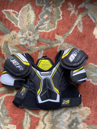 Youth Used Small Bauer Supreme 2S Pro Shoulder Pads