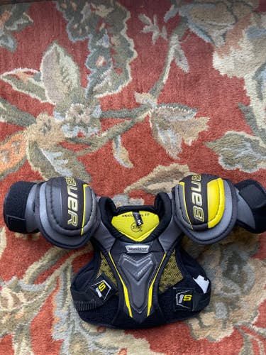 Youth Used Medium Bauer Supreme 1S Shoulder Pads