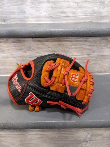 Used Wilson Right Hand Throw Infield A2000 Baseball Glove 11.25"