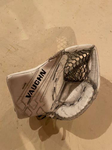 Vaughn Ve8 goalie glove