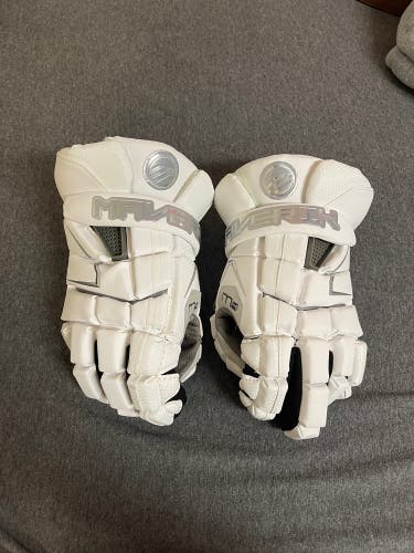 New Player's Maverik 13" M4 Lacrosse Gloves