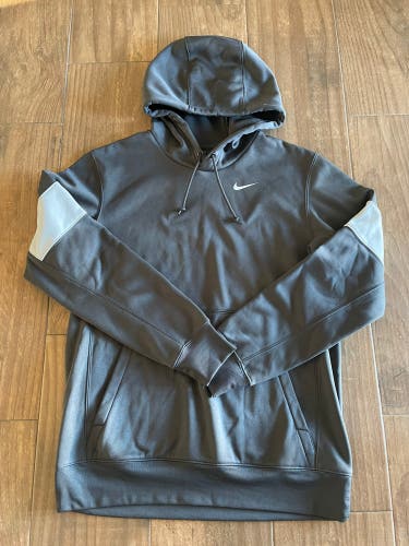 Nike Therma Pullover Hoodie Mens M