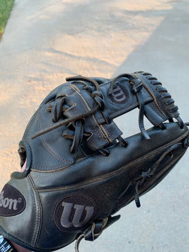 Infield 11.75" A2000 Baseball Glove
