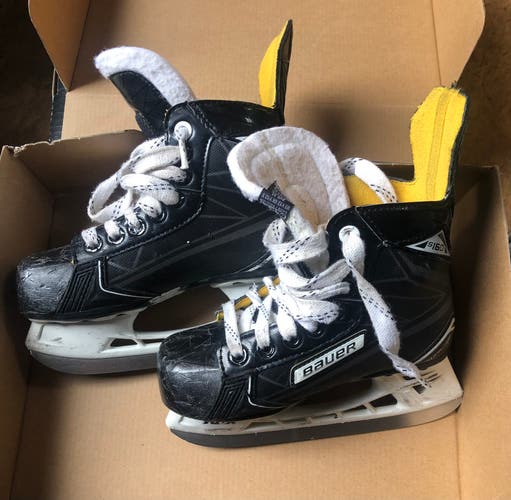 Used Bauer Regular Width Size 12 Supreme 160 Hockey Skates