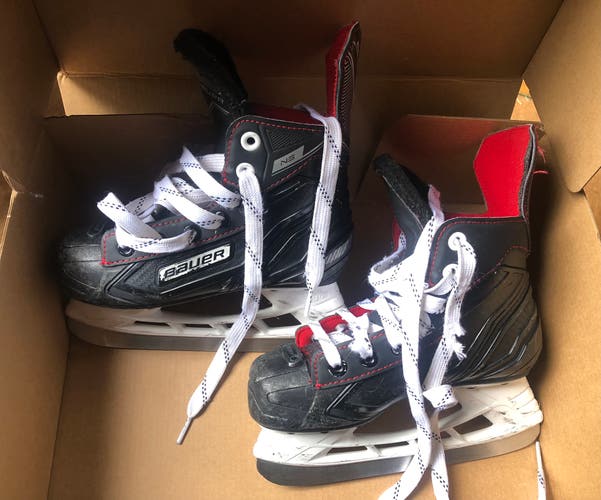 Junior Bauer Regular Width Size 1 Nsx Hockey Skates