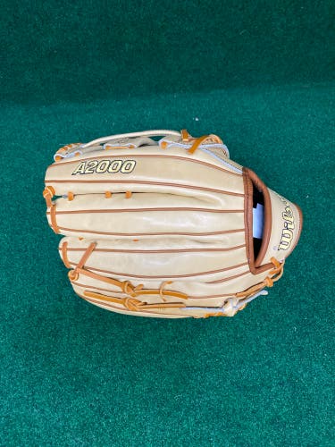 Outfield 12.75" A2000 Baseball Glove