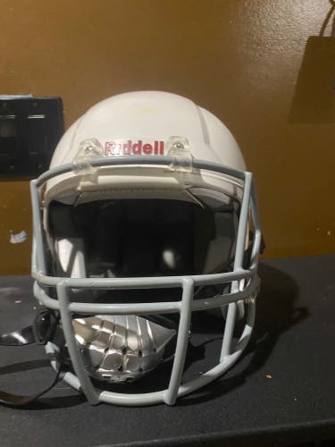 Used YOUTH Medium Riddell Victor Helmet