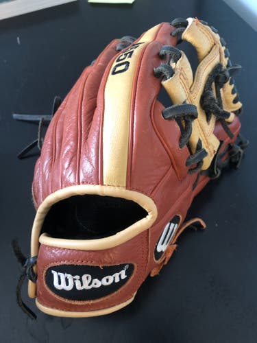Used Right Hand Throw Wilson A550 Baseball Glove 11"