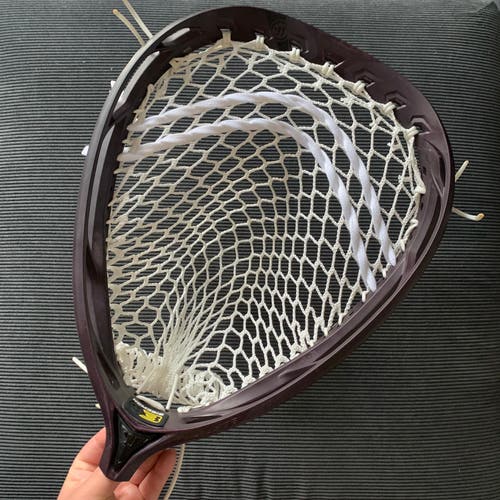 New Warrior Nemesis 3 w/ 12D The Mesh Dynasty - Goalie Head Nemi III