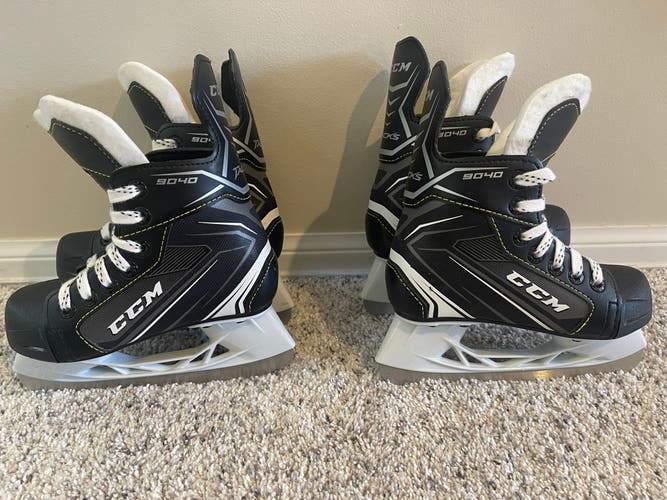 Youth CCM Size 11 Tacks 9040 Hockey Skates