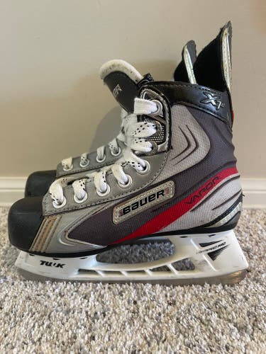 Used Bauer Regular Width Size 13.5 Youth Vapor X7.0 Hockey Skates